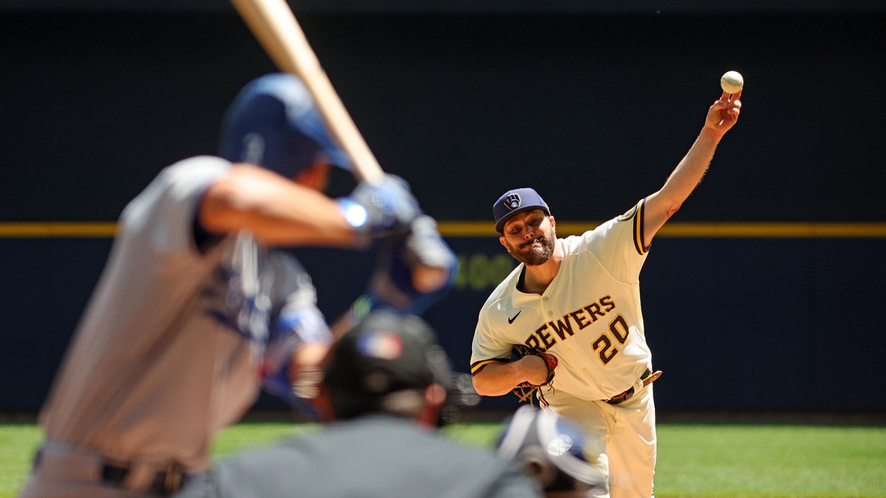 Clayton Kershaw Wins NL-Best 6th Game in Dodgers' 8-1 Rout of