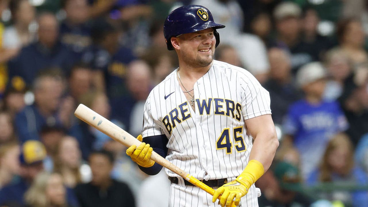 Luke Voit signs one-year contract with the Brewers