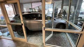 Driver crashes into Mequon hospital entrance, 3 hurt