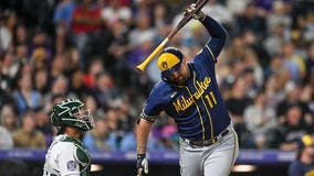 Rockies beat Brewers 7-1, Crew drops 3rd in a row