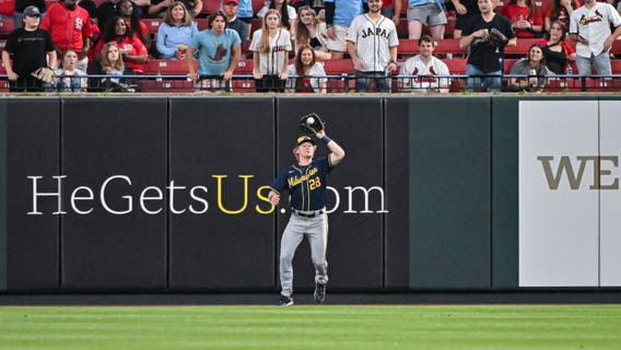 Cards rout Brewers for 4-game win streak