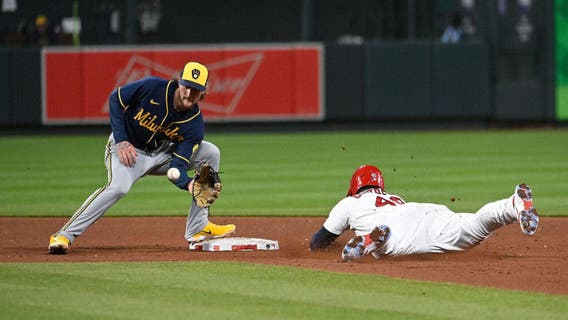 Brewers beat Cardinals 3-2