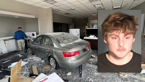 Car crash into Fond du Lac Verizon store, man sentenced to probation