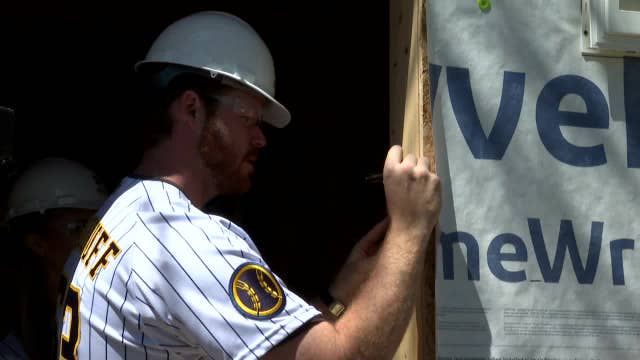 Brewers, Habitat for Humanity building home for local mom