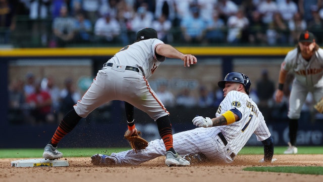 Giants top Brewers, Brice Turang triples in loss