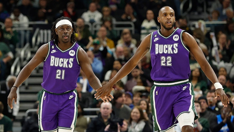 Jrue Holiday Milwaukee Bucks Signed Purple Jersey / 2021 NBA