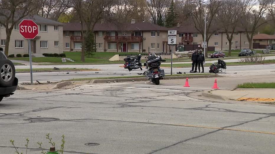 Motorcyclist Collides With Car, Milwaukee Police Say 2 Riders Hurt ...