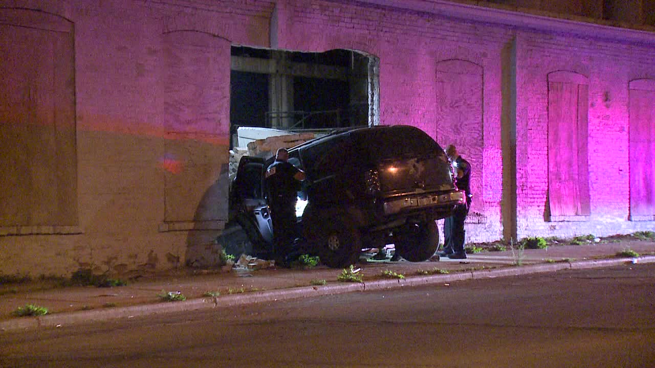 Milwaukee crash near 35th and Concordia; SUV crashes into building ...