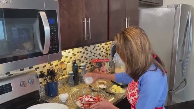 Strawberry Rhubarb Crisp: recipe