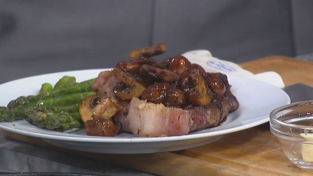 Ribeye steaks with balsamic mushroom sauce: recipe