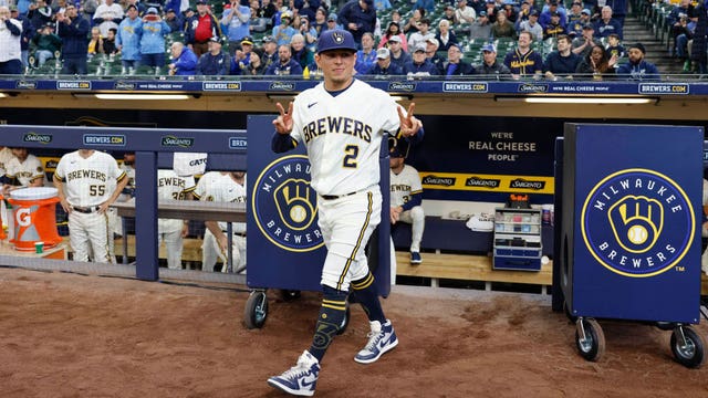 Brewers activate Urías, option Brosseau