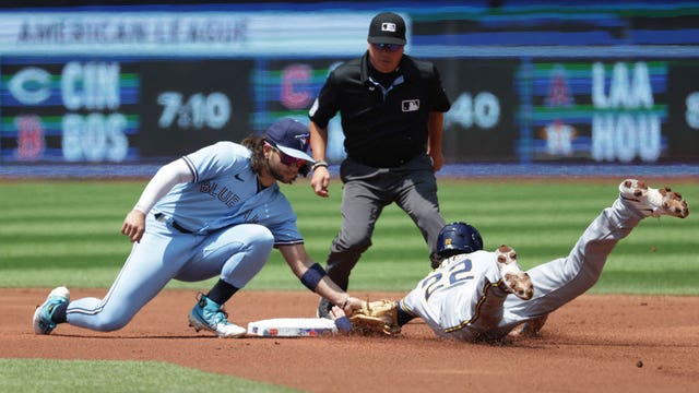 Milwaukee Brewers fall to Toronto Blue Jays, 3-1