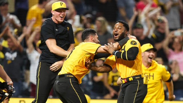 Brewers blow lead, Pirates win on walk-off homer