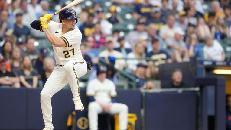 Brewers SS Willy Adames leaves game after getting hit by foul ball