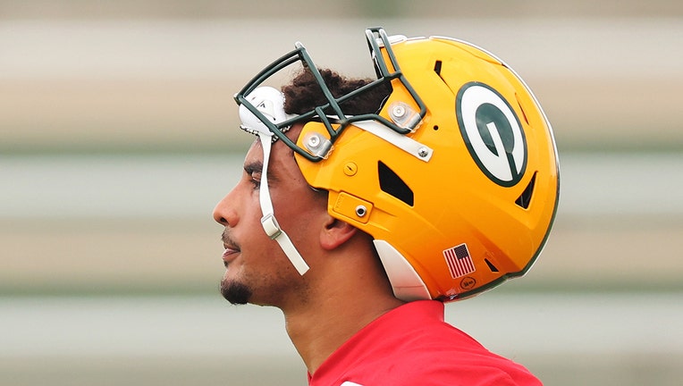 Aaron Rodgers of the New York Jets warms up prior to the game against  News Photo - Getty Images