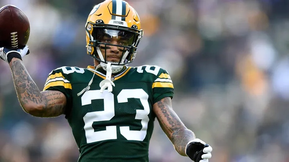 Green Bay Packers quarterback Jordan Love warms up before the