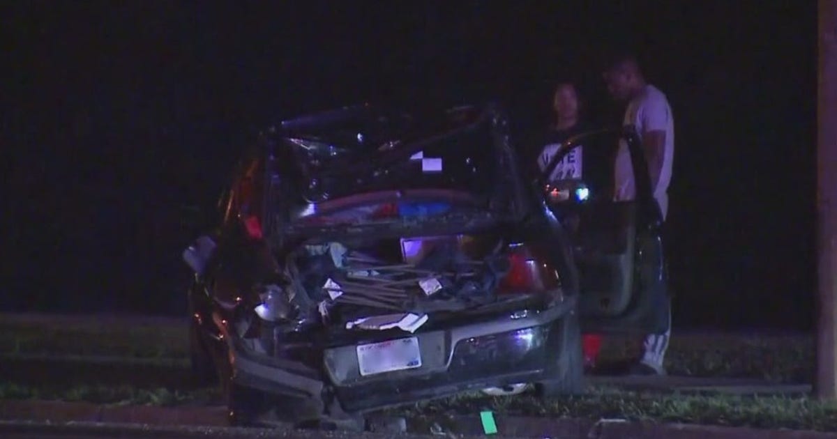 Fond du Lac Avenue crashes; 1 dead, 1 injured | FOX6 Milwaukee