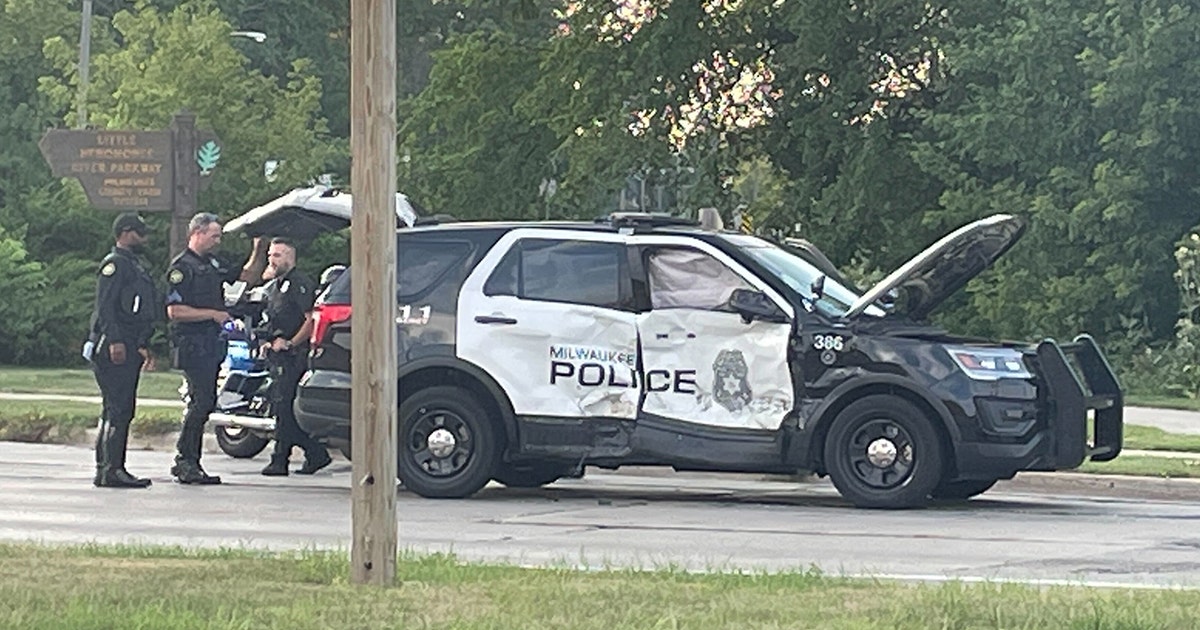 Milwaukee police squad crash near Hampton and Lovers Lane | FOX6 Milwaukee