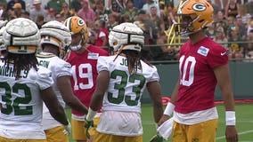 Packers' Aaron Jones vocal, helping lead young offense