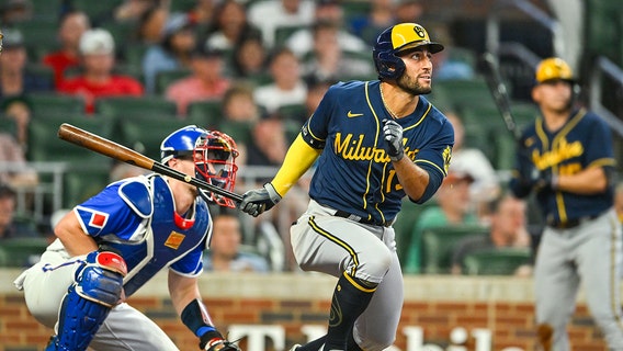 Brewers fall to Braves, Atlanta scores 4 in 7th