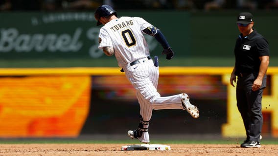 Brewers fall to Braves, Albies hits 3-run homer in 8th