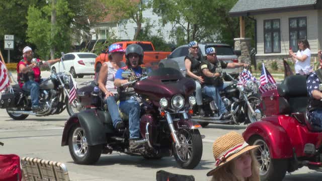Southeast Wisconsin July 4th parades, FOX6 team joins festivities