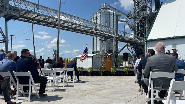 Port Milwaukee Jones Island agricultural export facility opens
