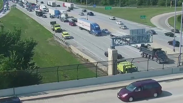 Semi hits bridge, I-43 at Howard in Milwaukee | FOX6 Milwaukee