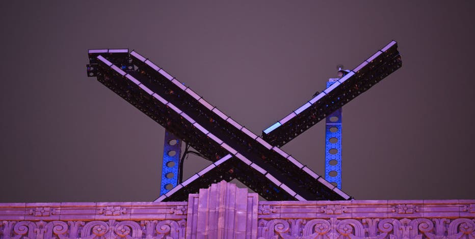 X, formerly Twitter, installed a lit up sign atop its HQ, neighbors aren't thrilled