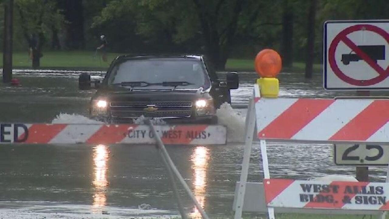 Southeast Wisconsin heavy rain leads to flash floods, power outages