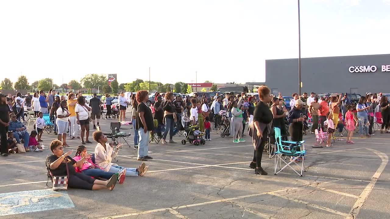 Gun violence vigil, Milwaukee community gathers at site of homicide