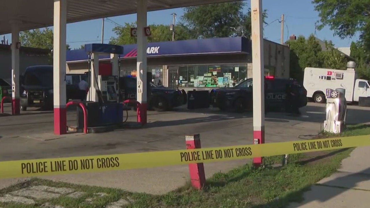 Milwaukee homicide, Teutonia and Roosevelt, man shot