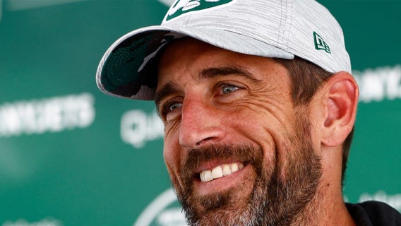 Jets' Aaron Rodgers on darkness retreat flak: Critics 'might benefit the most'