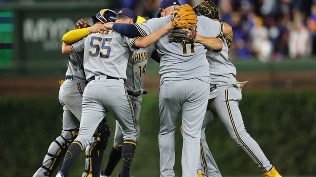 Milwaukee Brewers beat Chicago Cubs 6-2, 9th straight win