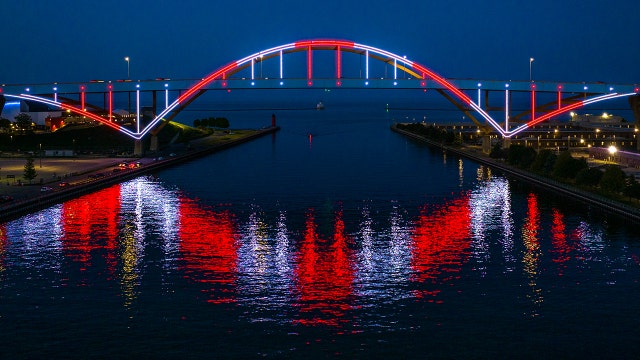 Hoan Bridge 'Friday Night Lights' shows announced; how to watch