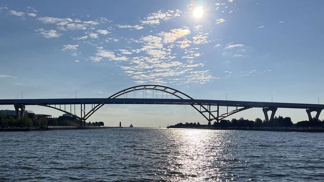 Hoan Bridge safety measures; shoulder, outside lane closures planned