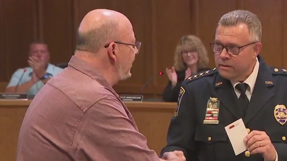 Cudahy Officers Citizen Honored For Saving Lives Fox6 Milwaukee 6104