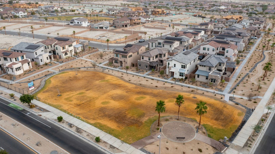 Homes-under-construction-in-California.jpg