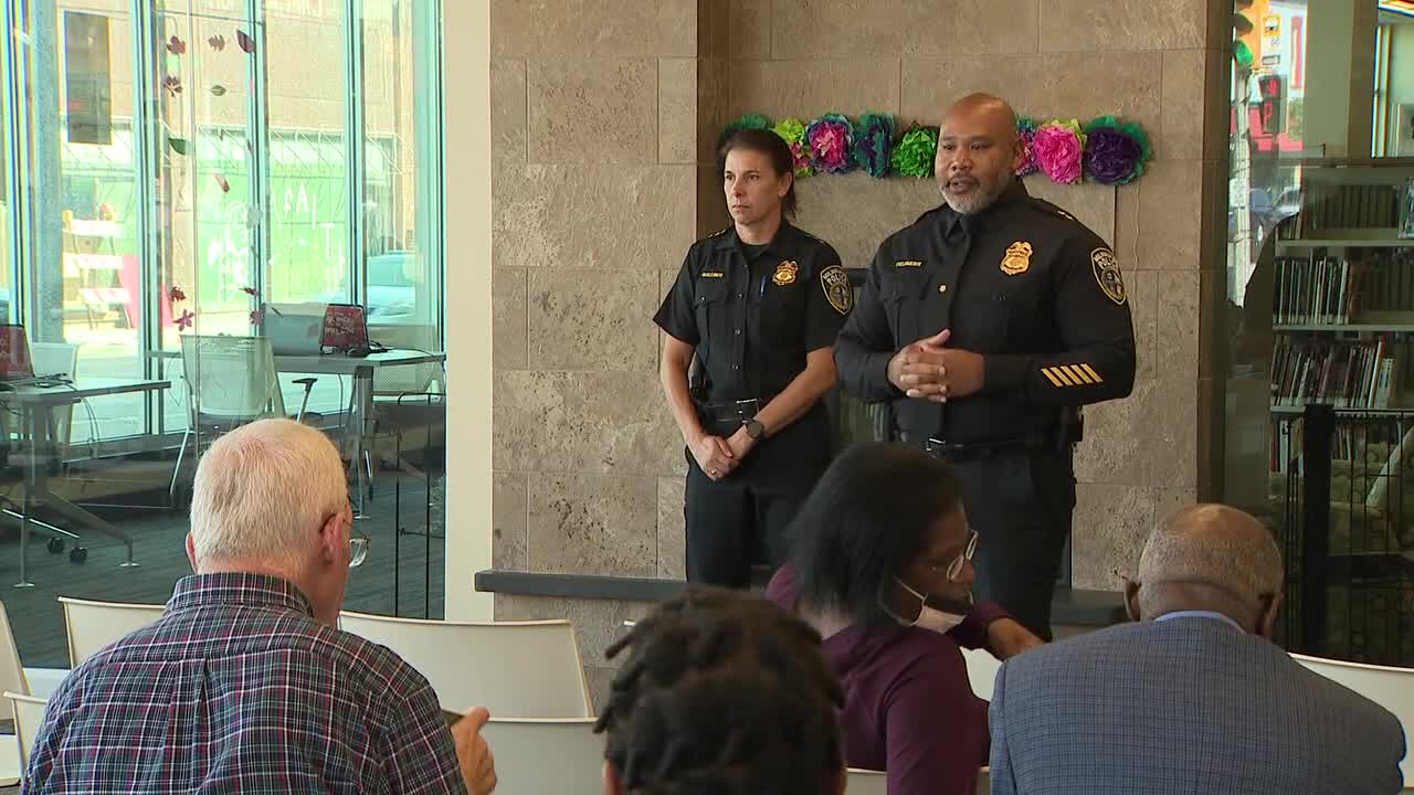 Milwaukee public safety meeting; community, police discuss options - Vimarsana News