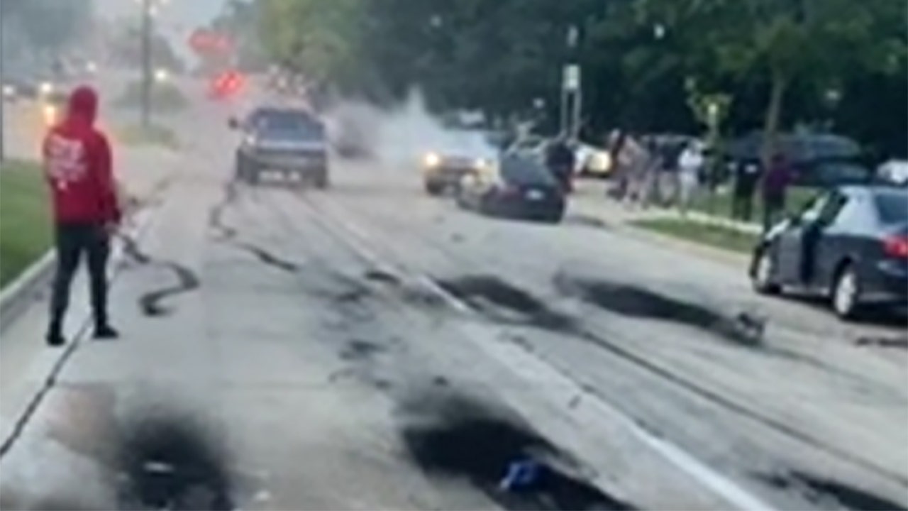 West Allis motorcycle crash, crowd blocks traffic during vigil