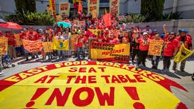 California raises minimum wage for fast food workers: Here's how much they'll get