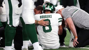 Aaron Rodgers tore Achilles tendon, likely ending 1st Jets season