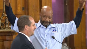 Milwaukee's 'Mailman Mike' retiring, honored by Common Council