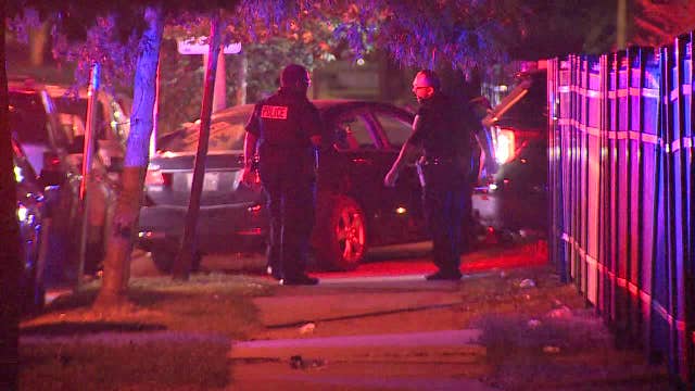 Milwaukee police chase; seek fleeing driver