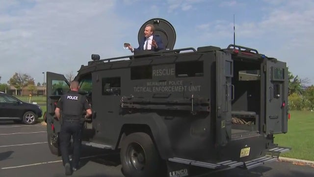 Doors Open Milwaukee; tour Milwaukee Police District 2