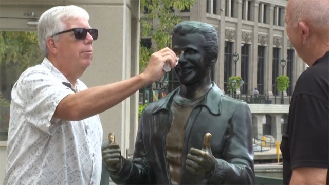 Milwaukee RiverWalk's Bronze Fonz vandalized: 'Very disappointing'