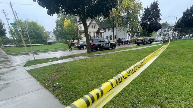 Milwaukee shooting; victim wounded near 23rd and Hadley