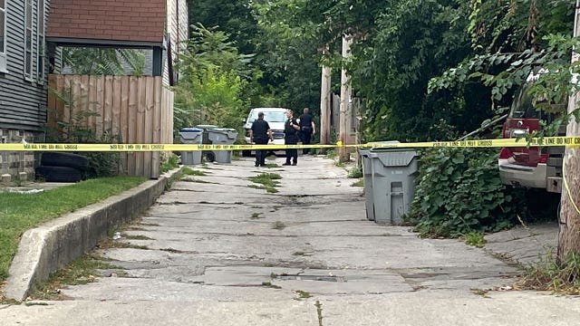 Milwaukee shooting near 34th and Juneau, 2 men dead