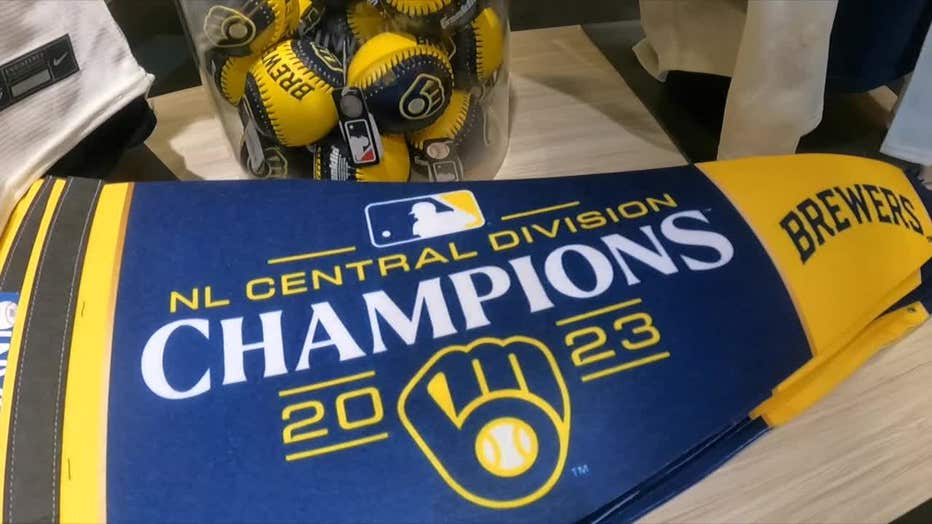 Brewers fans gobble up playoff gear