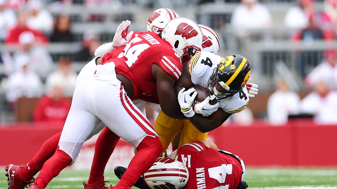 Wisconsin Badgers Lose To Iowa, Hawkeyes Retain Heartland Trophy | FOX6 ...